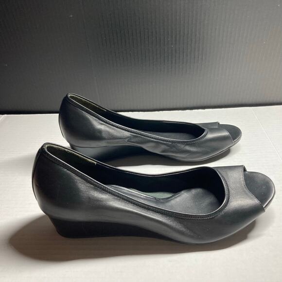 COLE HAAN Black Talia Leather Wedge 10 AA.  Great Used Condition - Picture 6 of 10